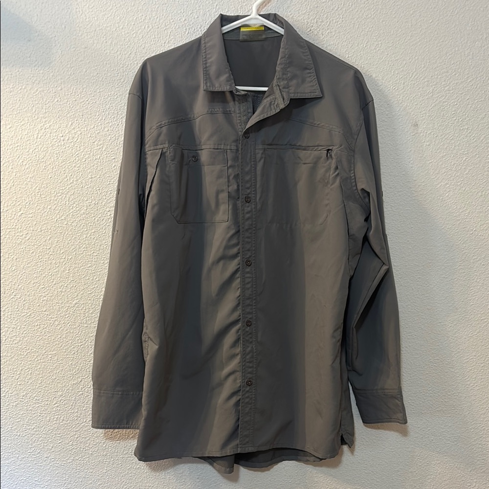 Cabelas button down fishing shirt
